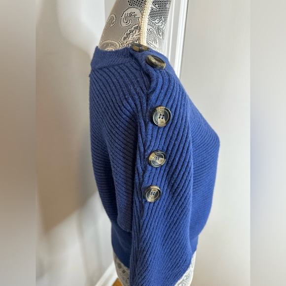 Prof Apparel Blue Bat Wing Women’s Sweater. Ribbed knit sweater buttons - Picture 6 of 11